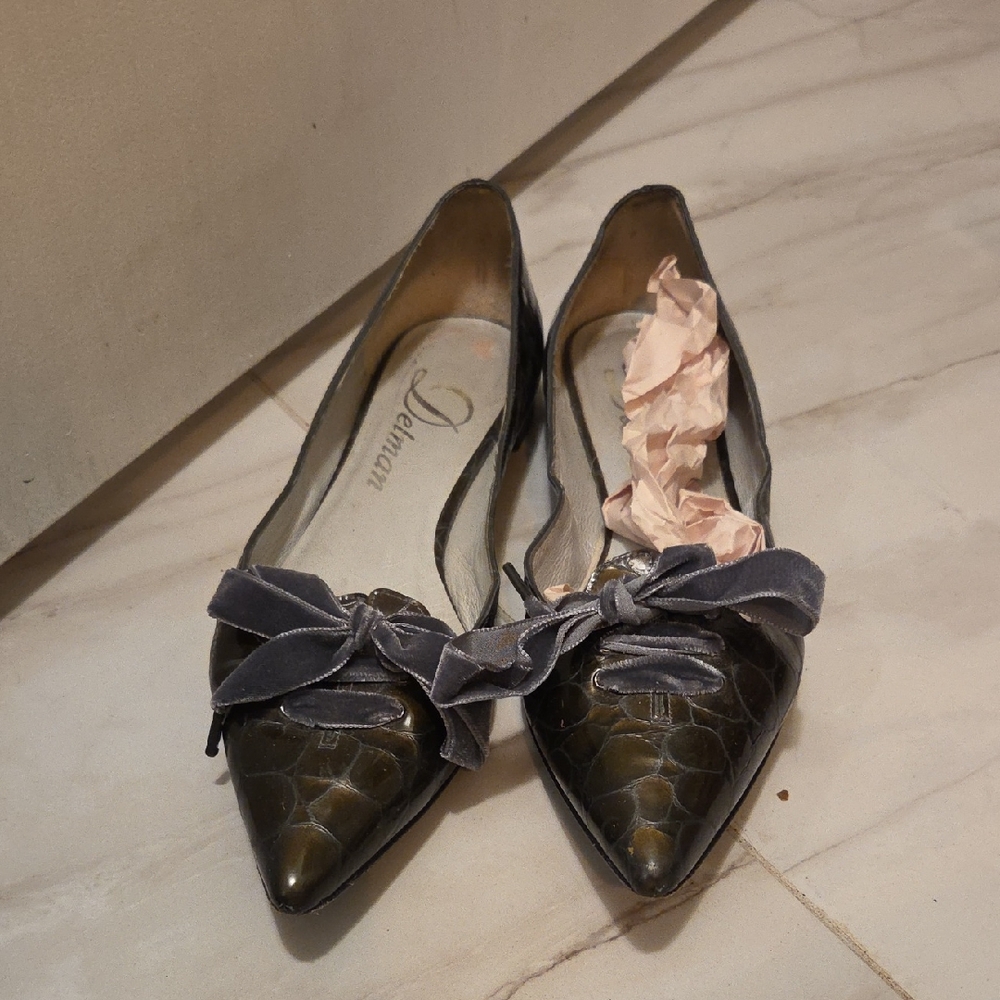 Delman Women's Black and Gray Flats with Bow
